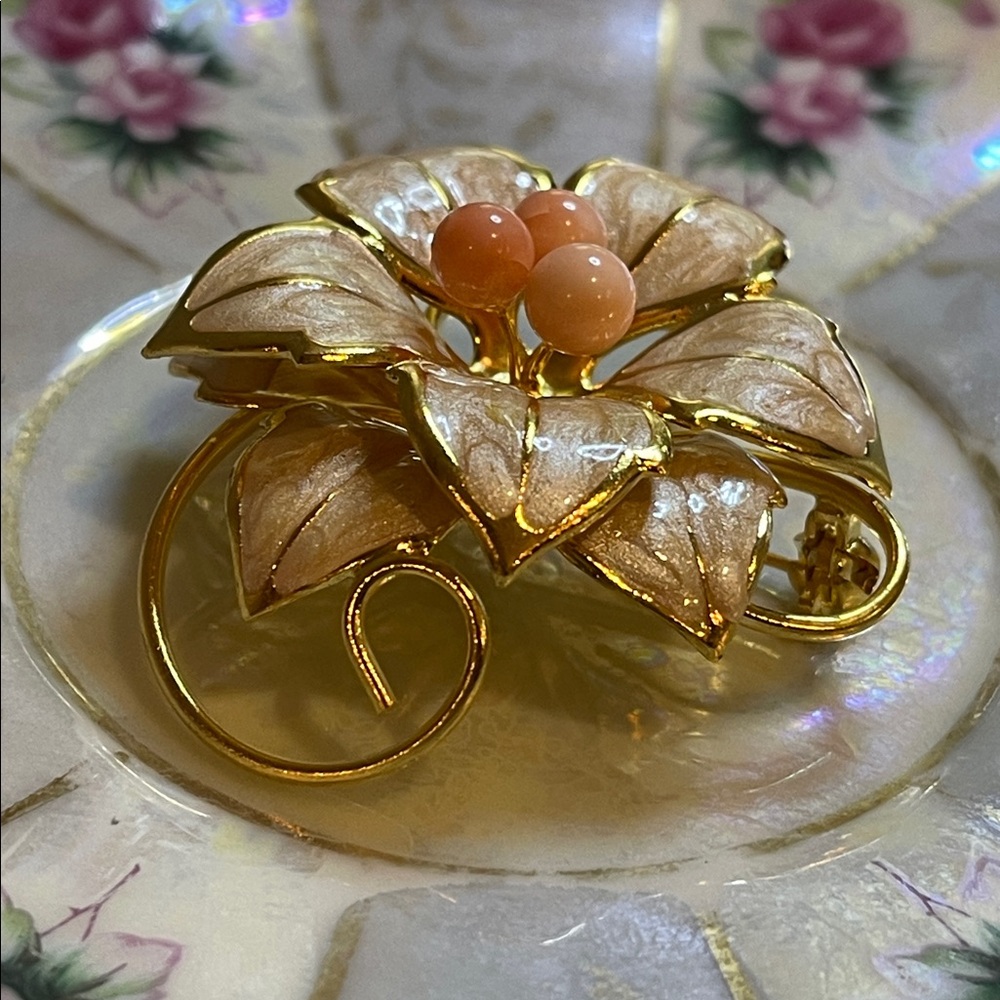 🍄Vintage Gold Plated Metallic Enamel Flower Brooch - Picture 3 of 5